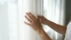 Sive i požutjele zavjese? 4 kućna trika koja stvarno pomažu