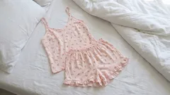 Koliko noći možete nositi pidžamu prije pranja: dajemo vam točan odgovor