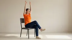 Top 5 kardio vježbi sjedeći na stolcu: gubitak težine i zdravlje bez pretjeranog napora